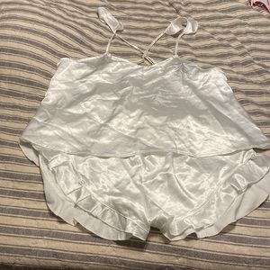 NWOT Pajama cami & shorts silk material set l/xl bridal